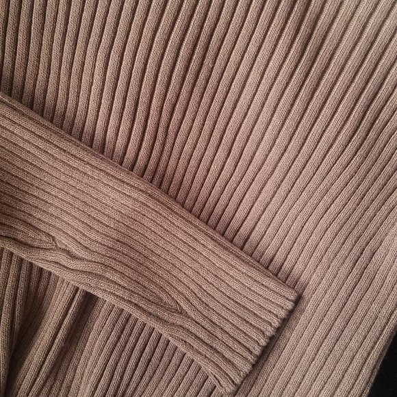 NWOT Open Back Knit Brown Taupe Top. - Picture 8 of 9